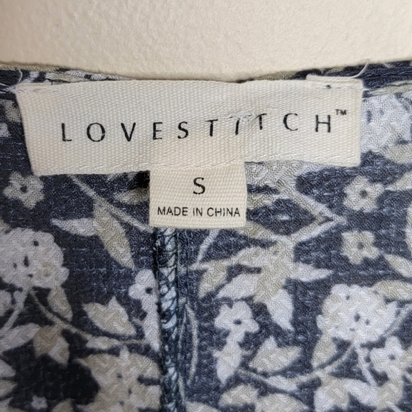 Lovestitch | Gray Floral V-neck 3/4 Sleeve Relaxed Tie Front Tunic Size Small - Picture 6 of 8